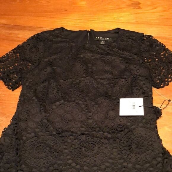 Laundry by Shelli Segal black, short sleeve lace dress Size 6P - Picture 2 of 7